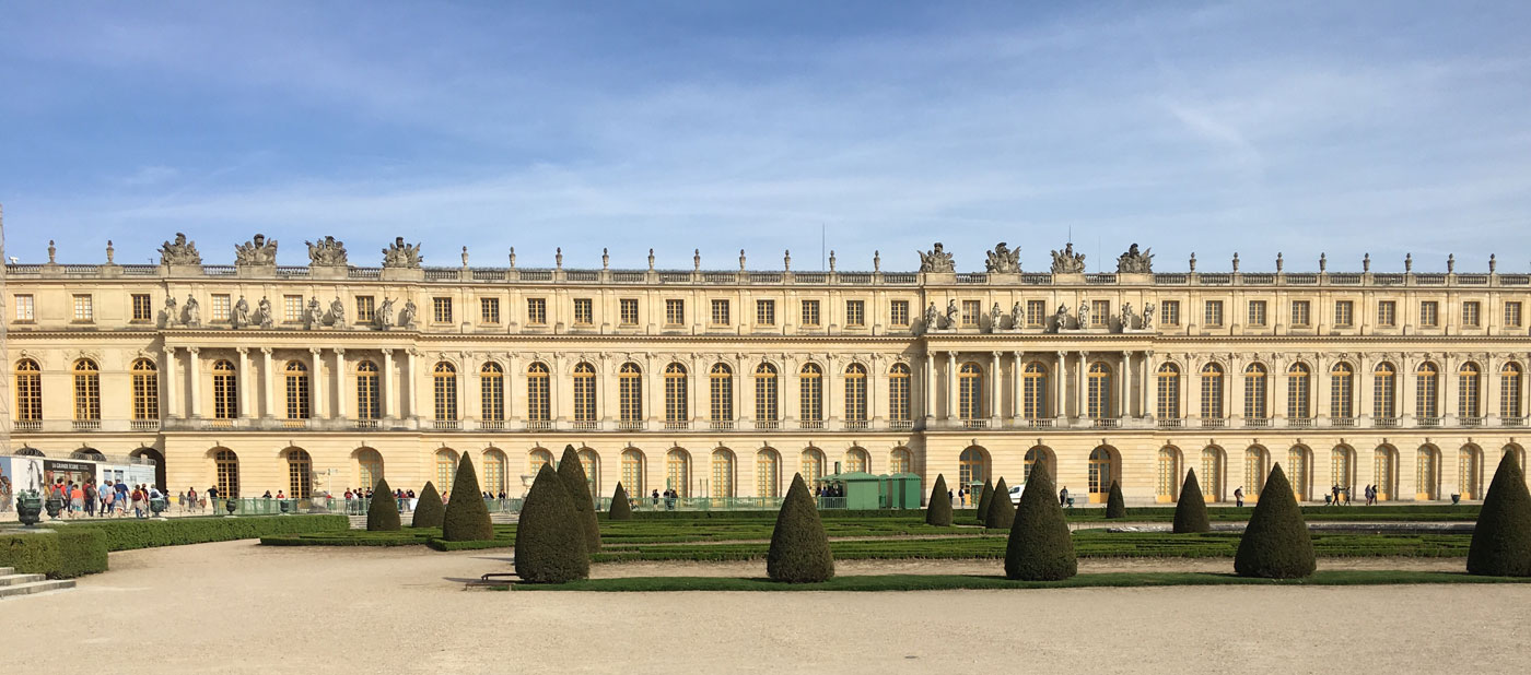 Версаль нанси. Западный фасад Версаля. Менажерия Версаль. Версальский дворец вектор. Пркряя Версаль.